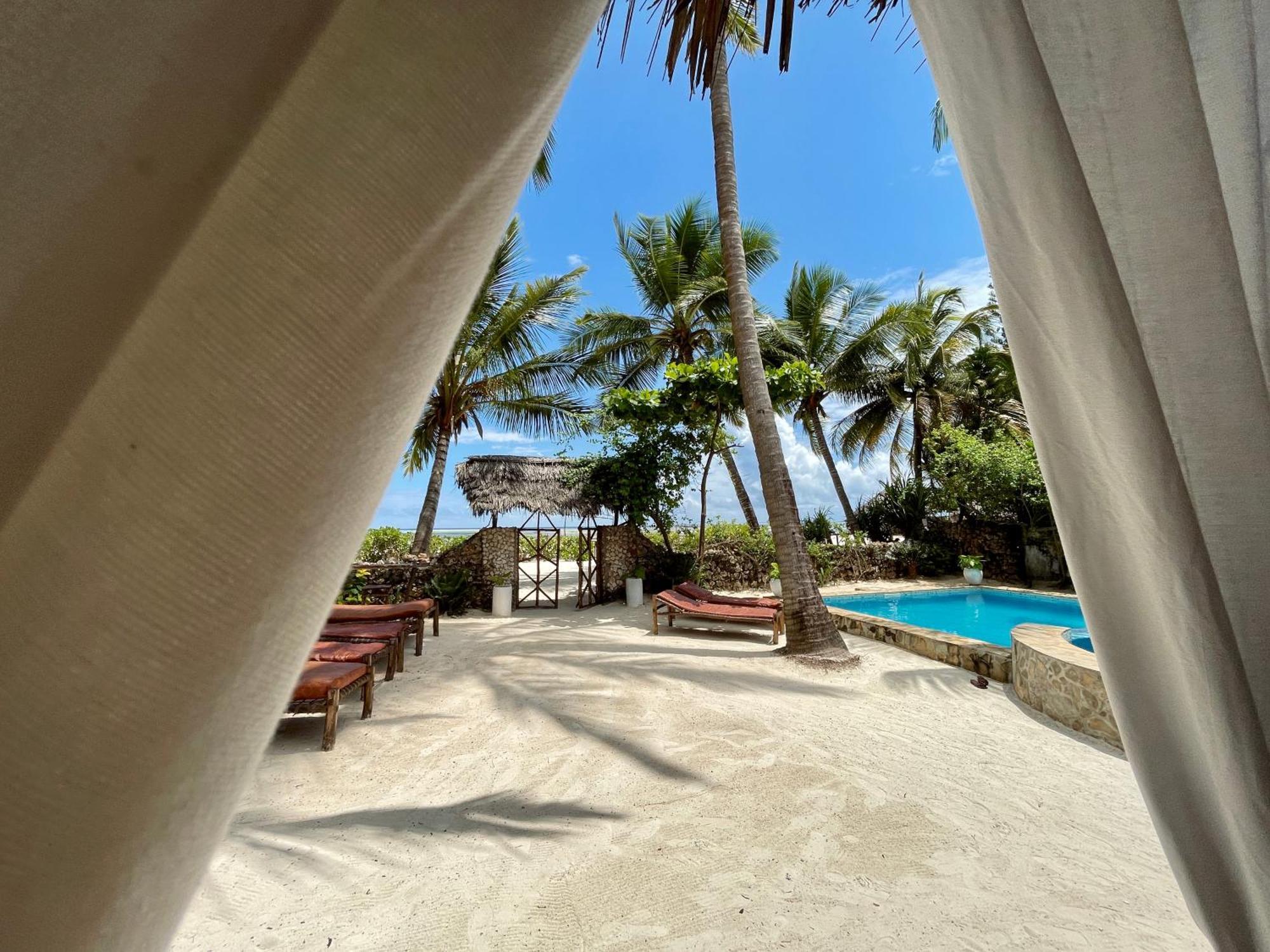 Villa Kipara - On The - Private Pool & Jacuzzi Pwani Mchangani