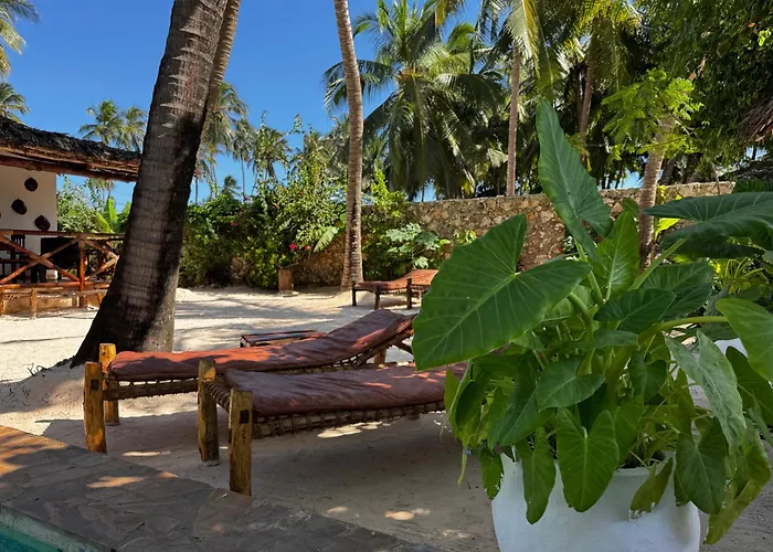 Villa Kipara - On The Beach - Private Pool & Jacuzzi